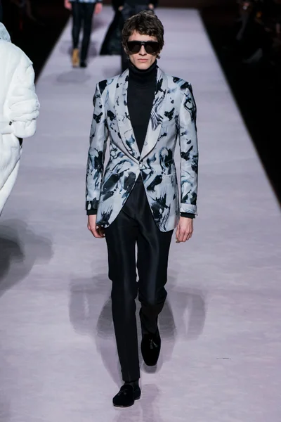 Look 35